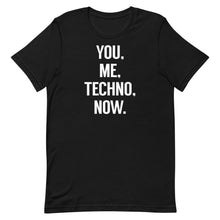 将图片加载到图库查看器，You, Me, Techno, Now.
